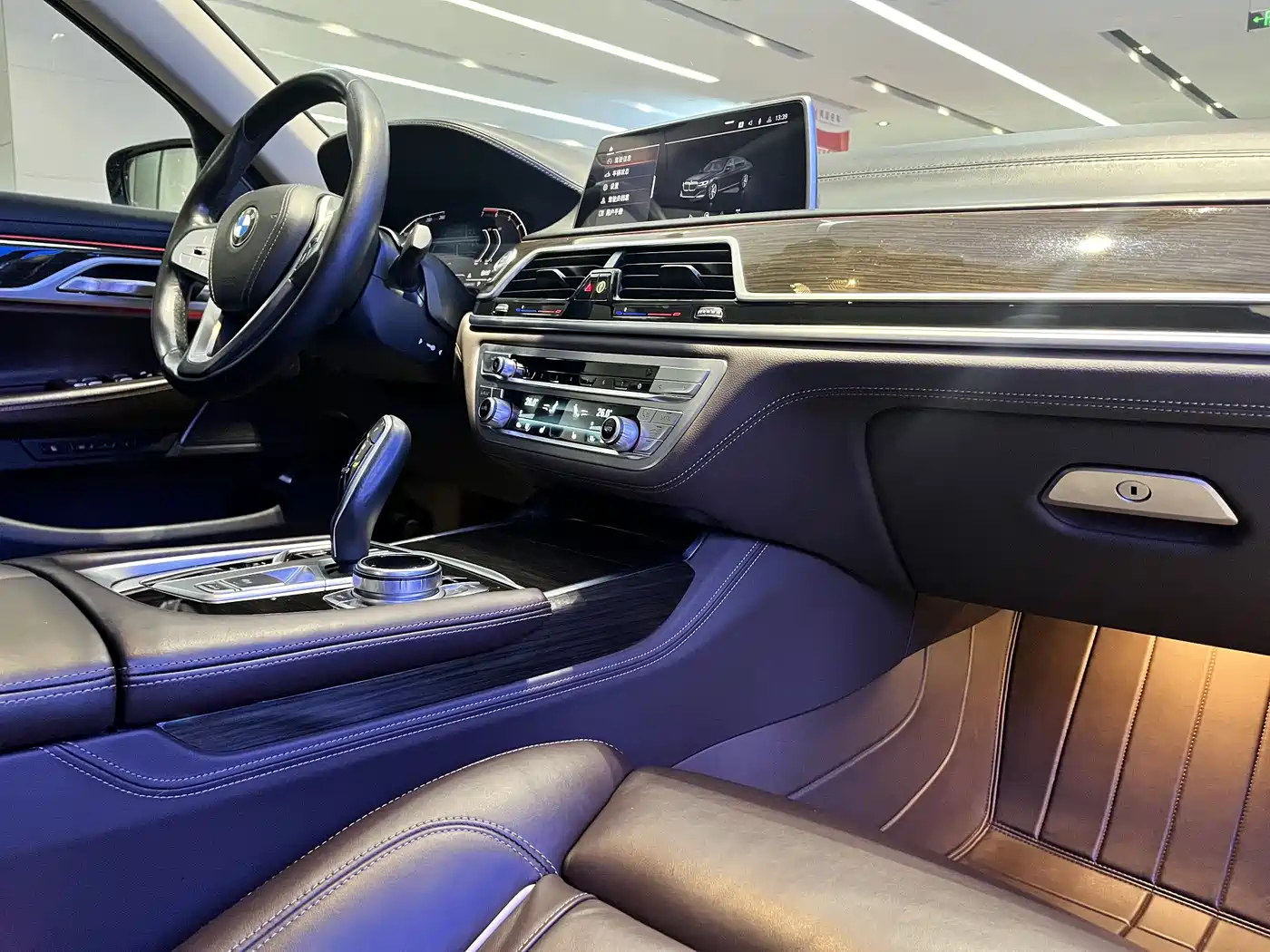 BMW 7 SERIES