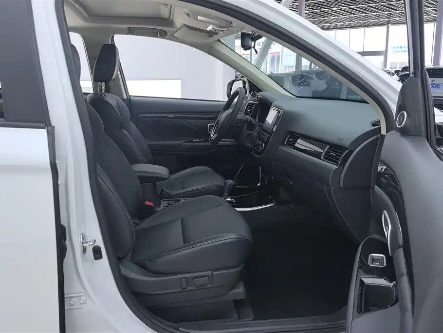 Mitsubishi Outlander 2019 2.0L 2WD Enjoy Edition 5-seater China V фото 8