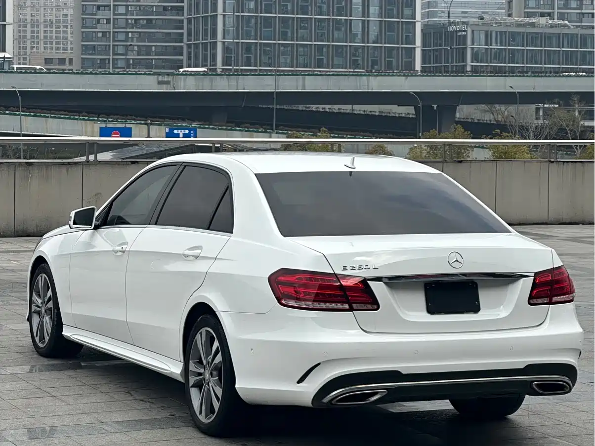 Mercedes-Benz E-Class 2015 E 260 L Sport фото 4