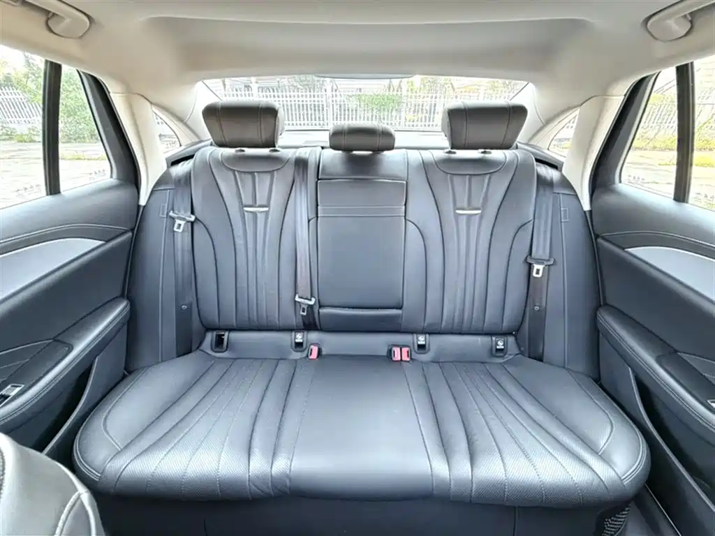 Hongqi H5 2023 1.5T HEV Smart Connect Flag Comfort фото 18