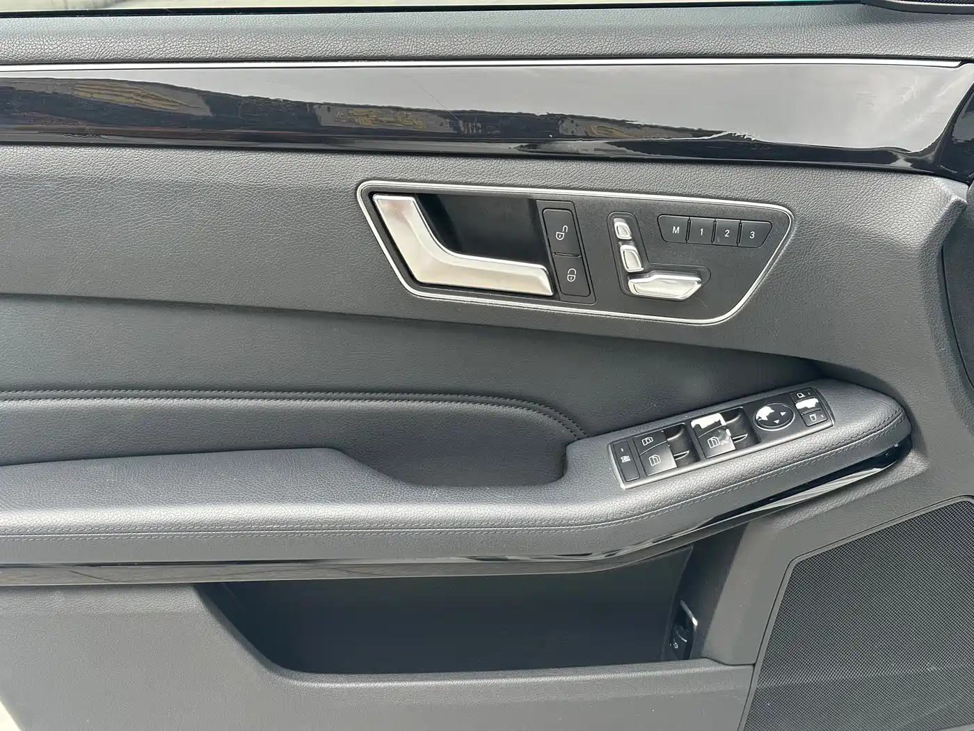 Mercedes-Benz E-Class 2015 E 260 L Sport фото 10