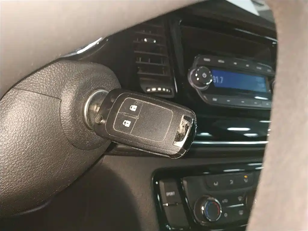 Buick Encore 2016 18T Automatic 2WD Urban Leading фото 17