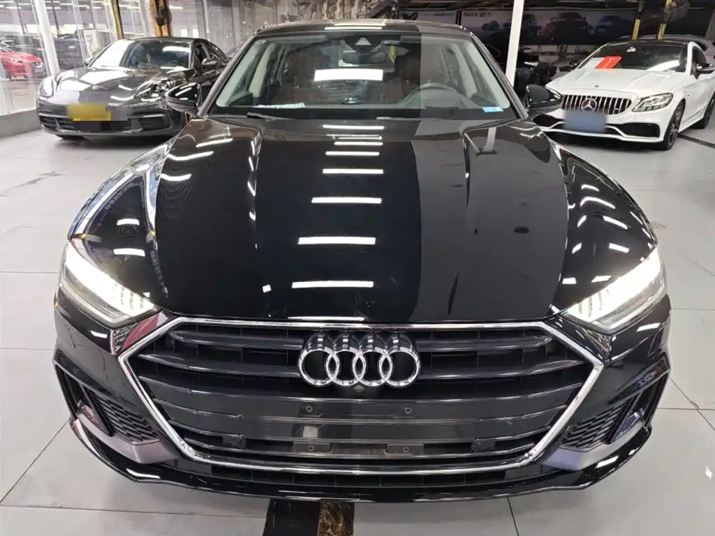Audi A7 2023 Model 45 TFSI Premium Selection Edition фото 3