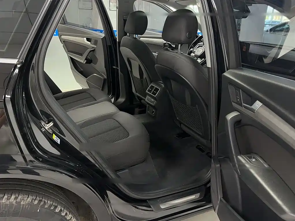 Audi Q5L 2018 40 TFSI Prestige Progressive (China V) фото 2