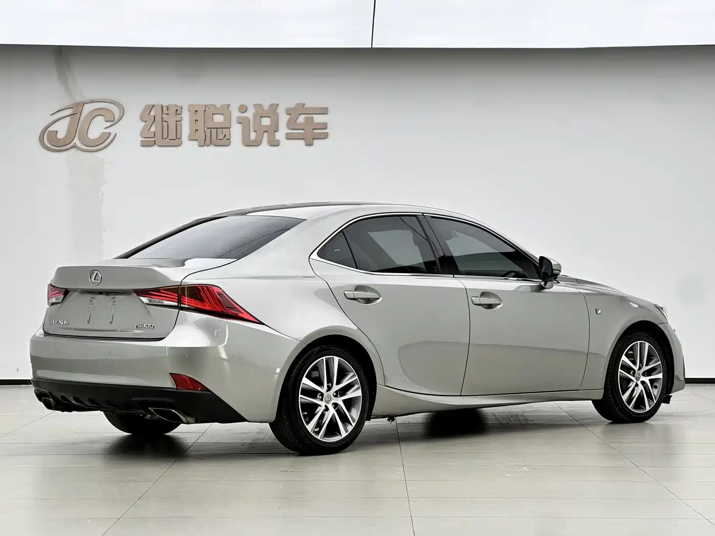 Lexus IS 2017 300 F SPORT фото 16