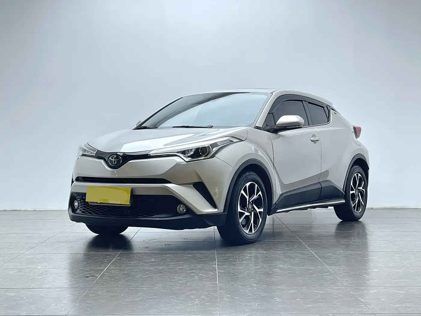 Toyota C-HR 2020 Model 2.0L Leading