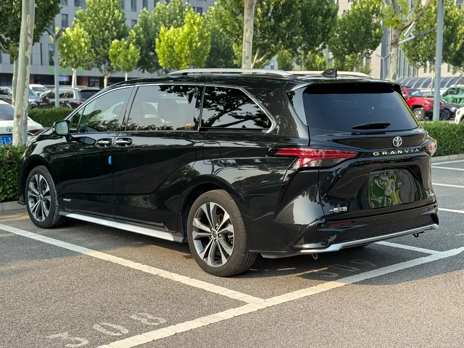 Фото 5 - Toyota Granvia