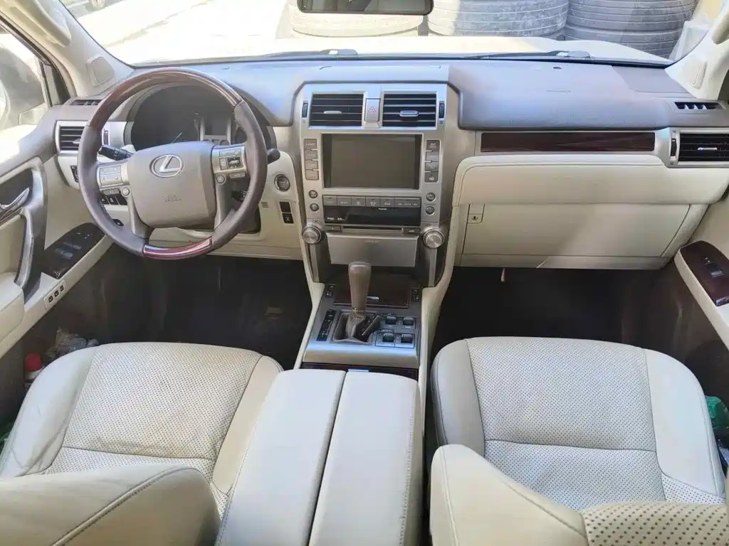 Фото 12 - Lexus GX
