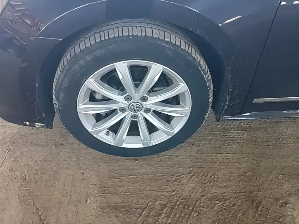 Volkswagen Passat 2017 330TSI DSG Prestige фото 23