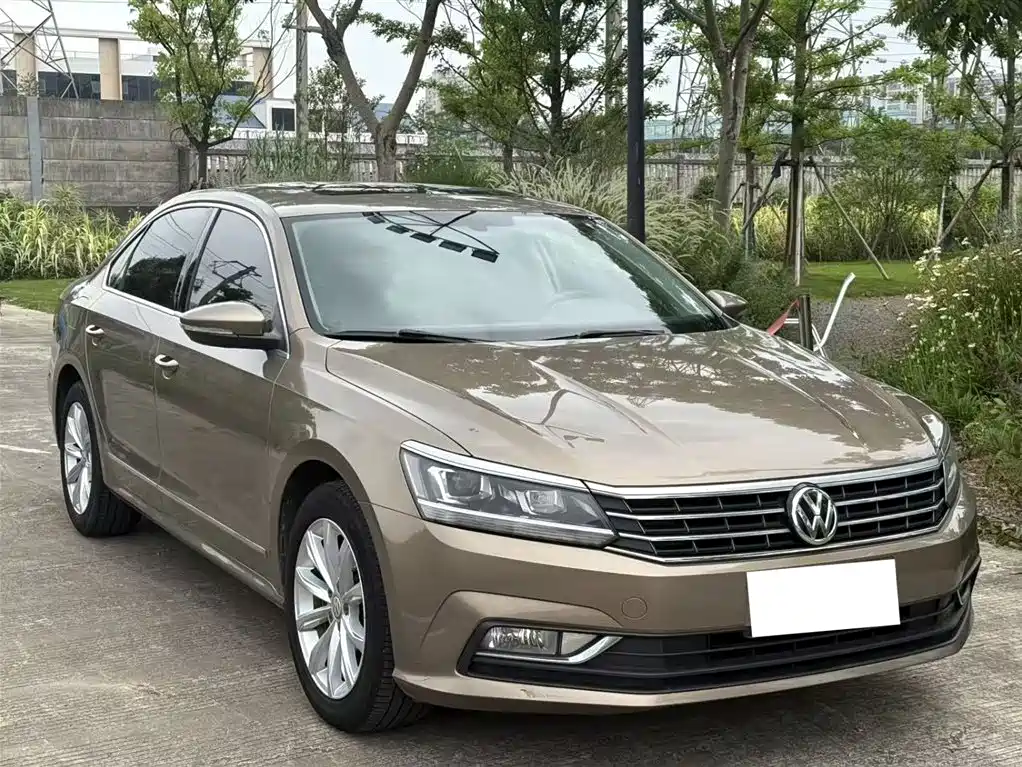 Volkswagen Passat 2016 280TSI DSG Honor Edition фото 3