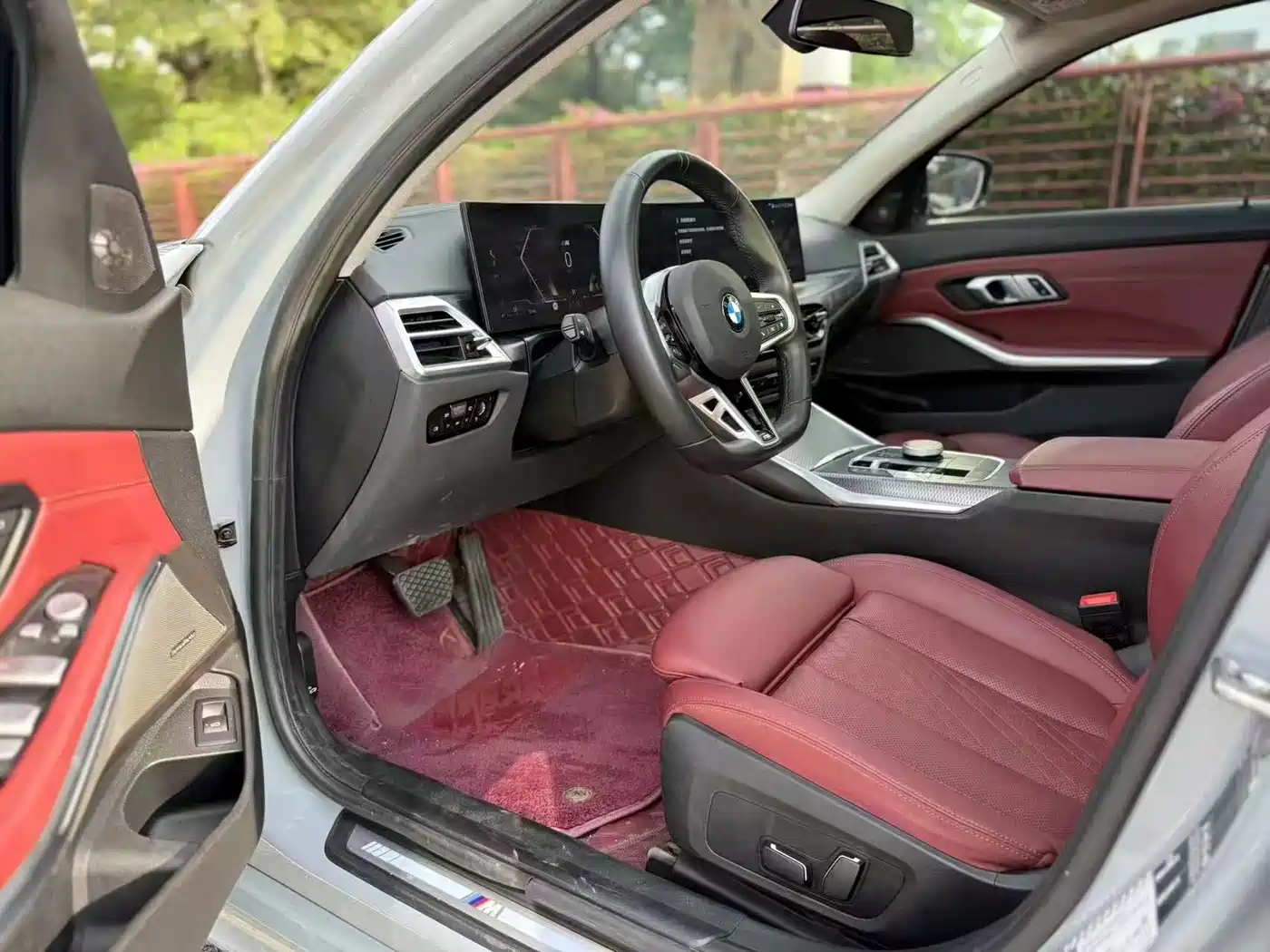 Photo 3 - BMW 3 Series