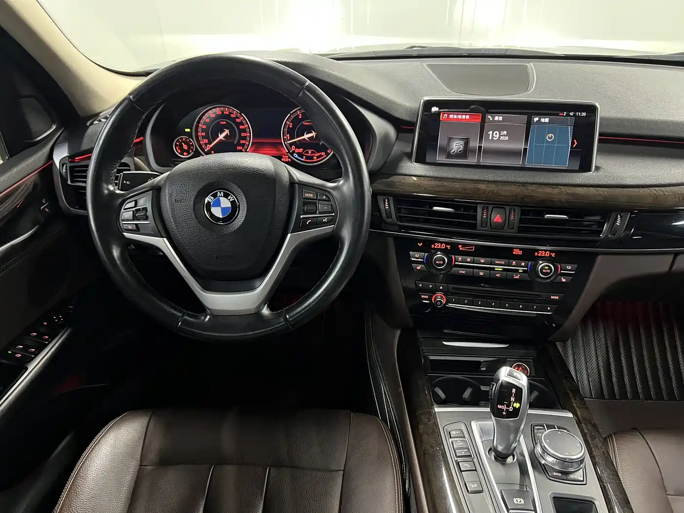 BMW X5 (Import) 2018 xDrive35i Elegant Model фото 12