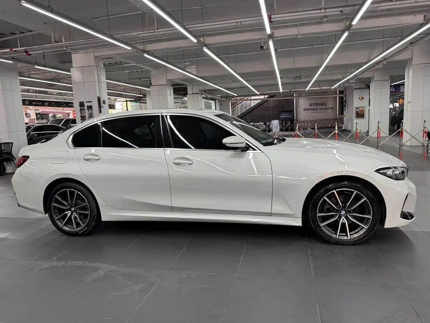 BMW 3 Series 2024 320i M Sport Package фото 12