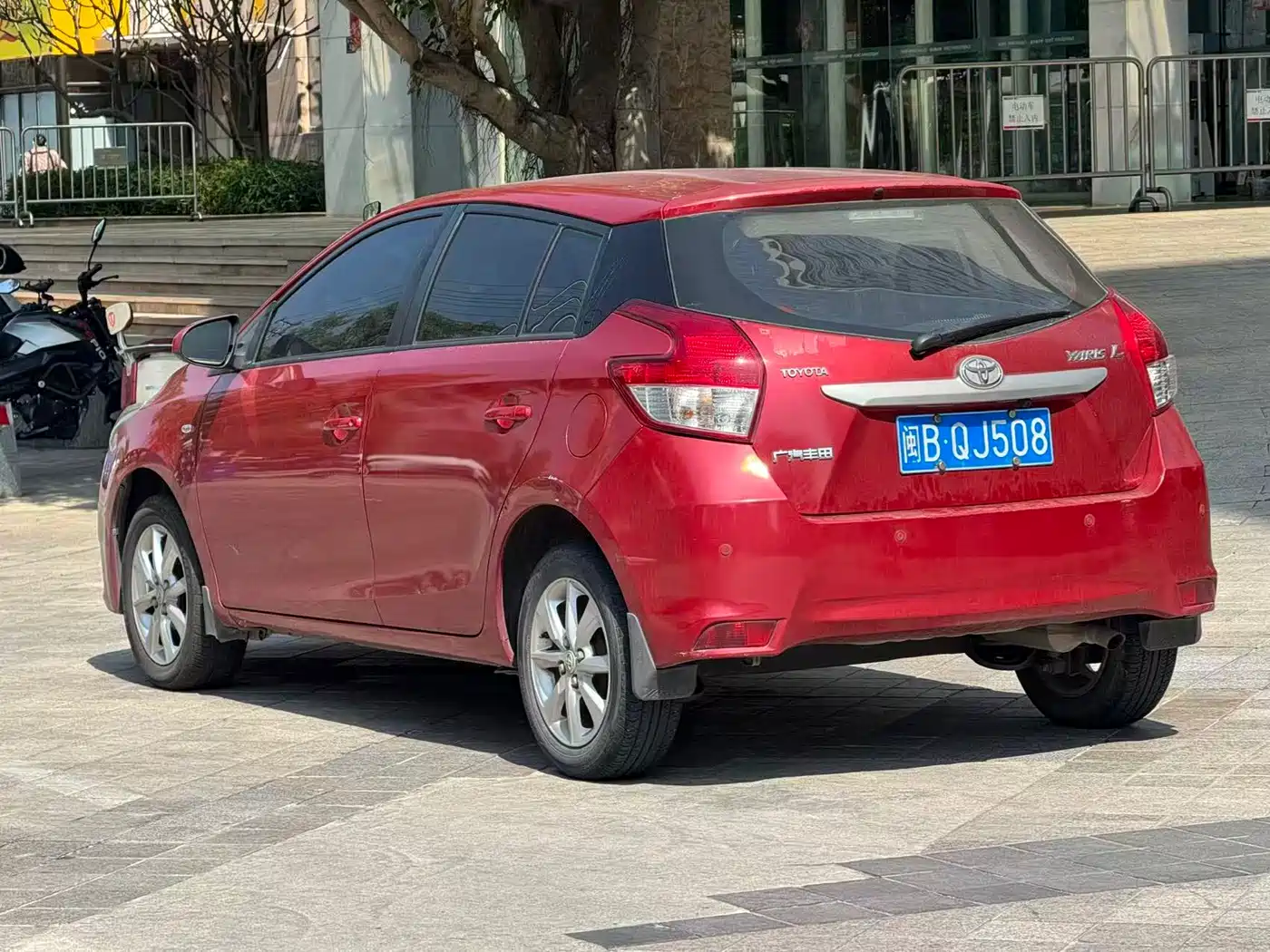 Toyota YARiS L Zhi Xuan 2015 1.5G Auto Sunroof Special Edition фото 4