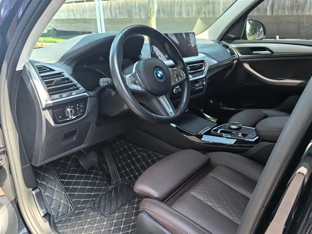 BMW iX3 2024 Innovation Leader фото 7
