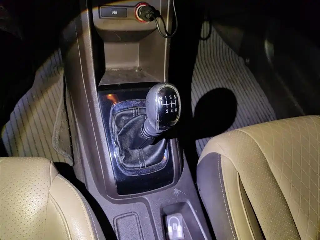 Baojun 310W 2019 2017 1.5L Manual Fashion Edition (China V)
