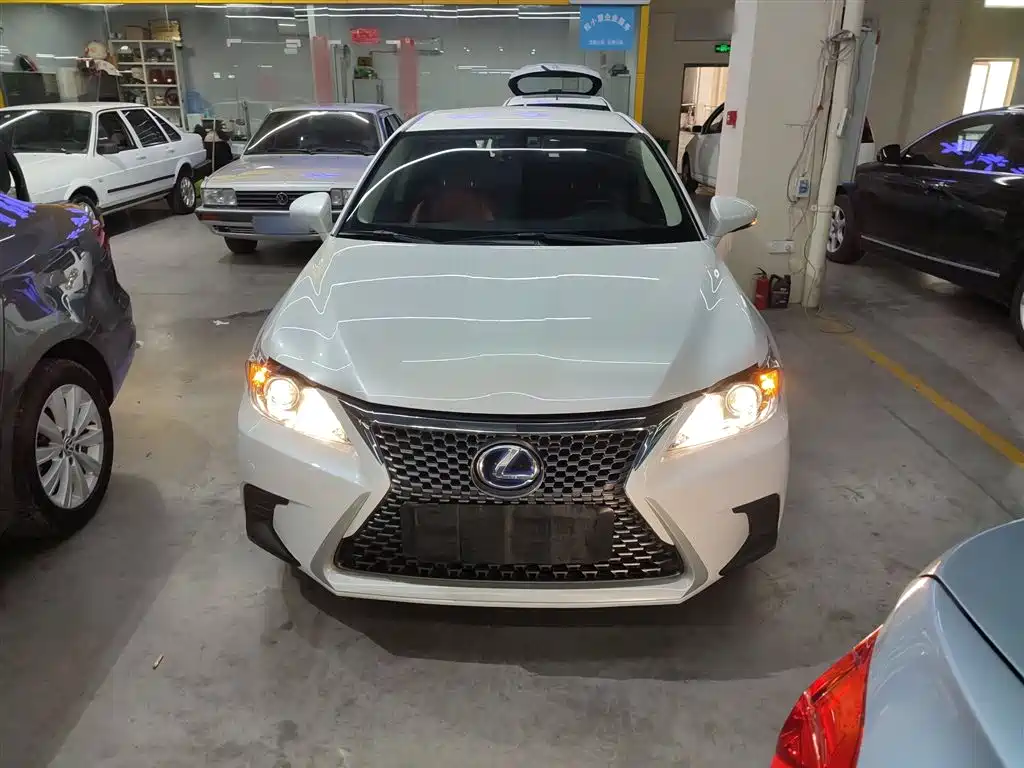 Lexus CT 2017 CT200h Elite Edition (Single Color) China VI фото 3