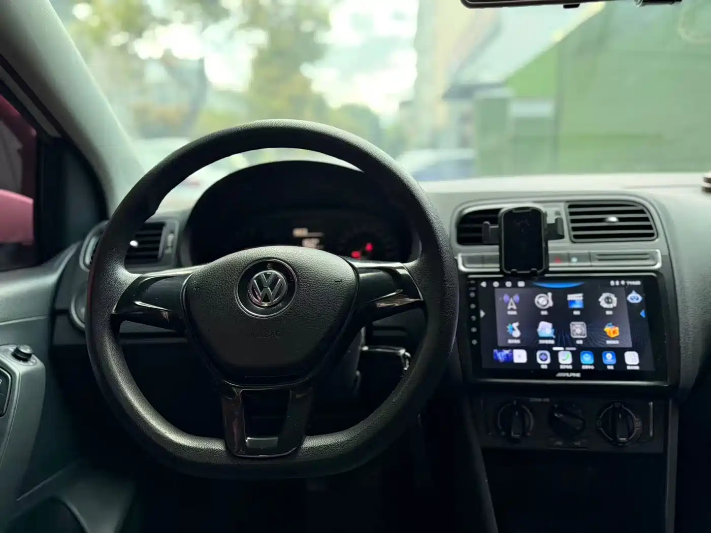 Volkswagen Polo 2016 1.4L Manual Trend фото 7