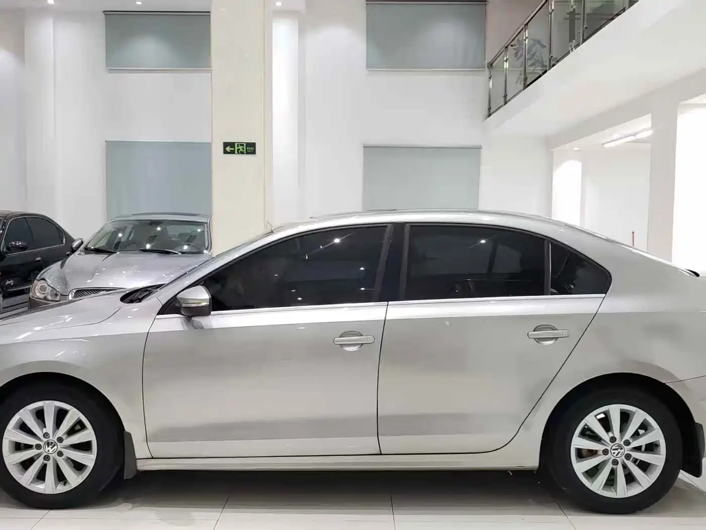 Volkswagen Sagitar 2014 Facelift 1.6L Automatic Comfort фото 13