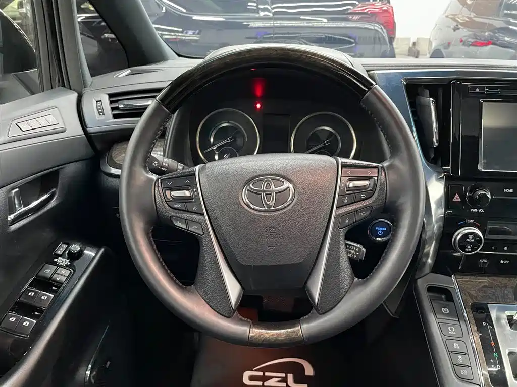Toyota Alphard 2019 Hybrid 2.5L Premium Edition фото 10