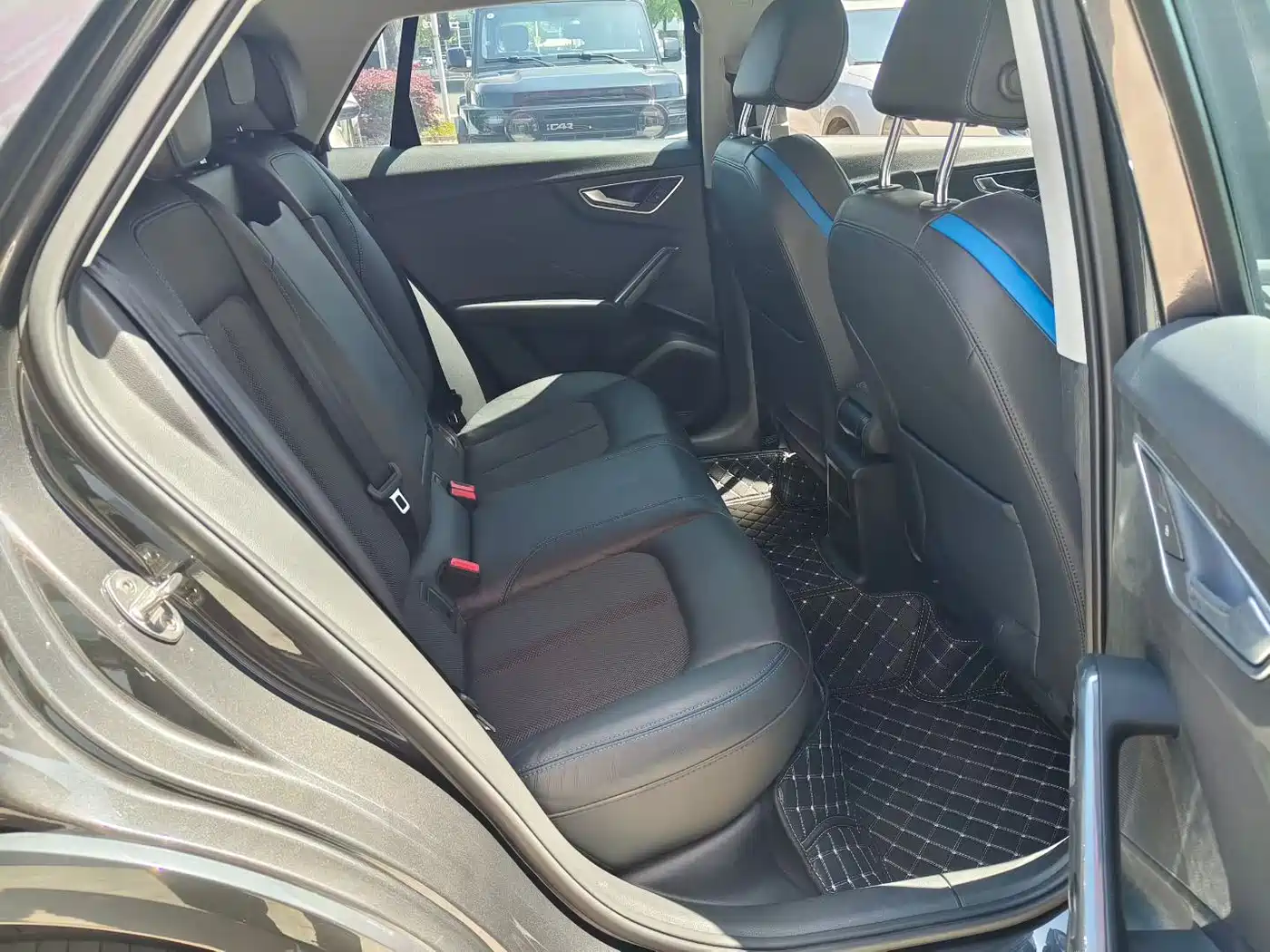 AUDI Q2L E-TRON