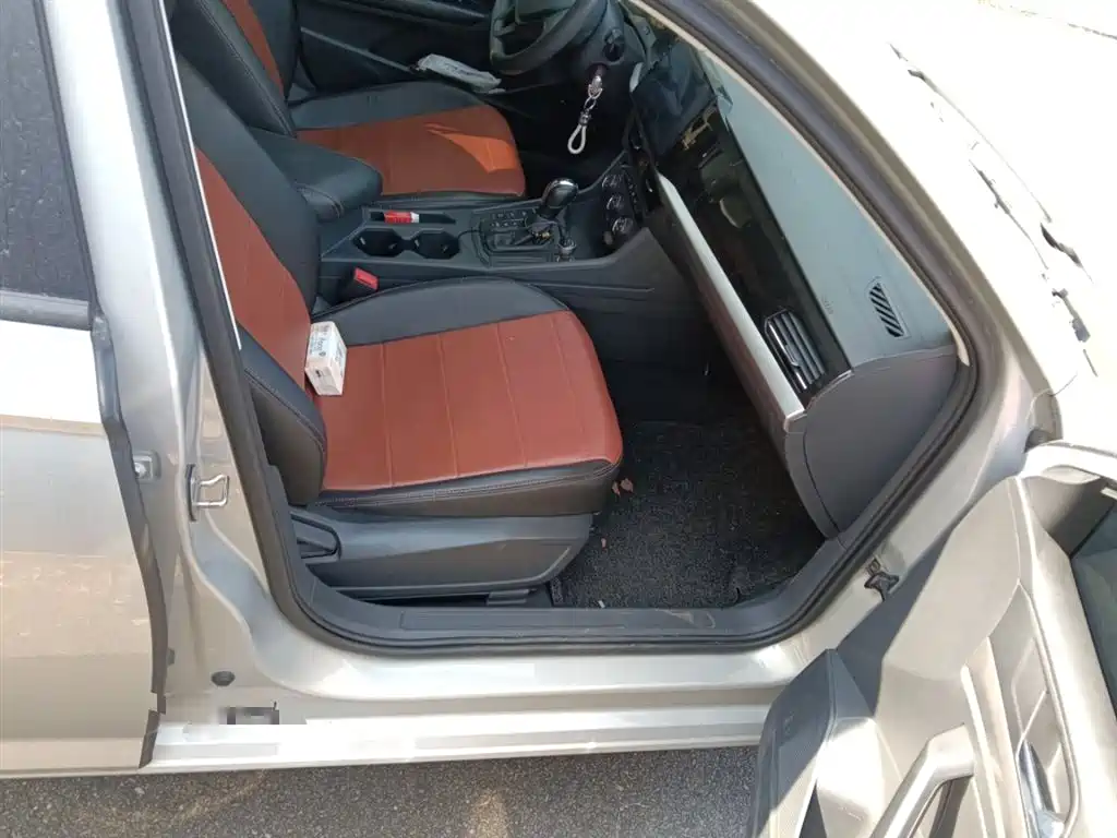 Volkswagen Lavida 2018 1.5L Auto Trend Edition China V фото 20
