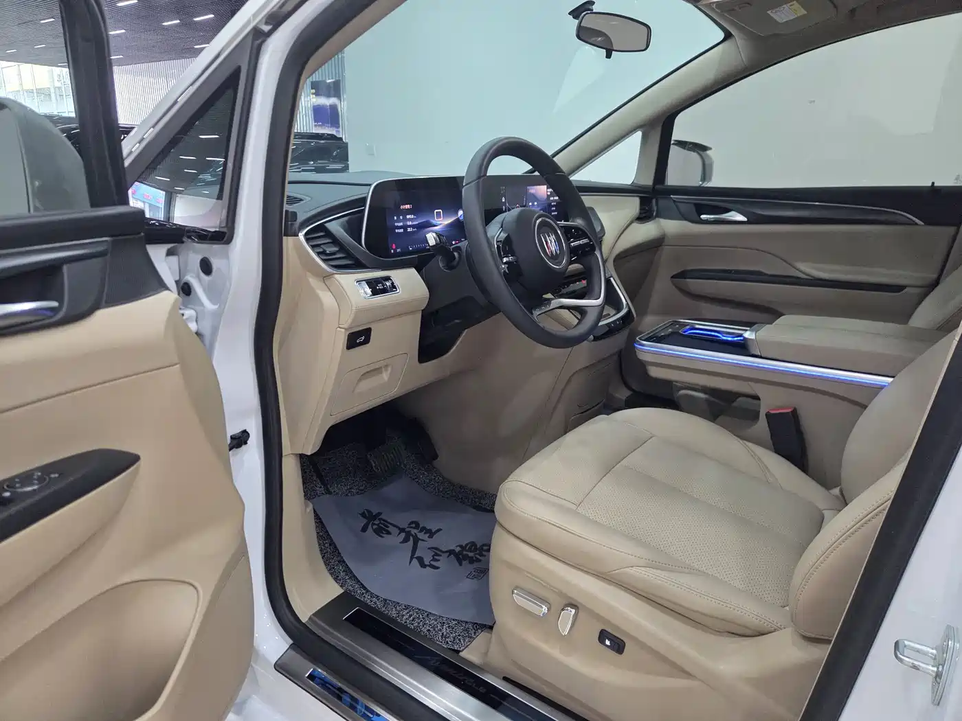 Buick GL8 2025 Land Business Class Comfort DG Edition фото 5