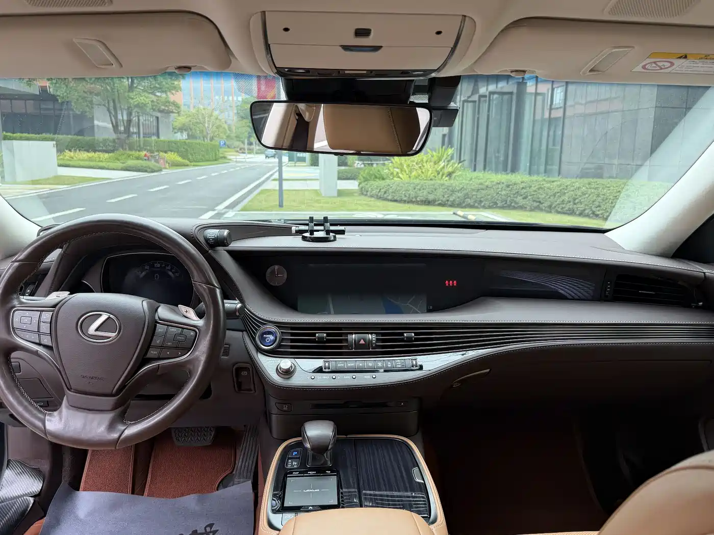 Lexus LS 2018 500h Excellence Edition China V фото 7