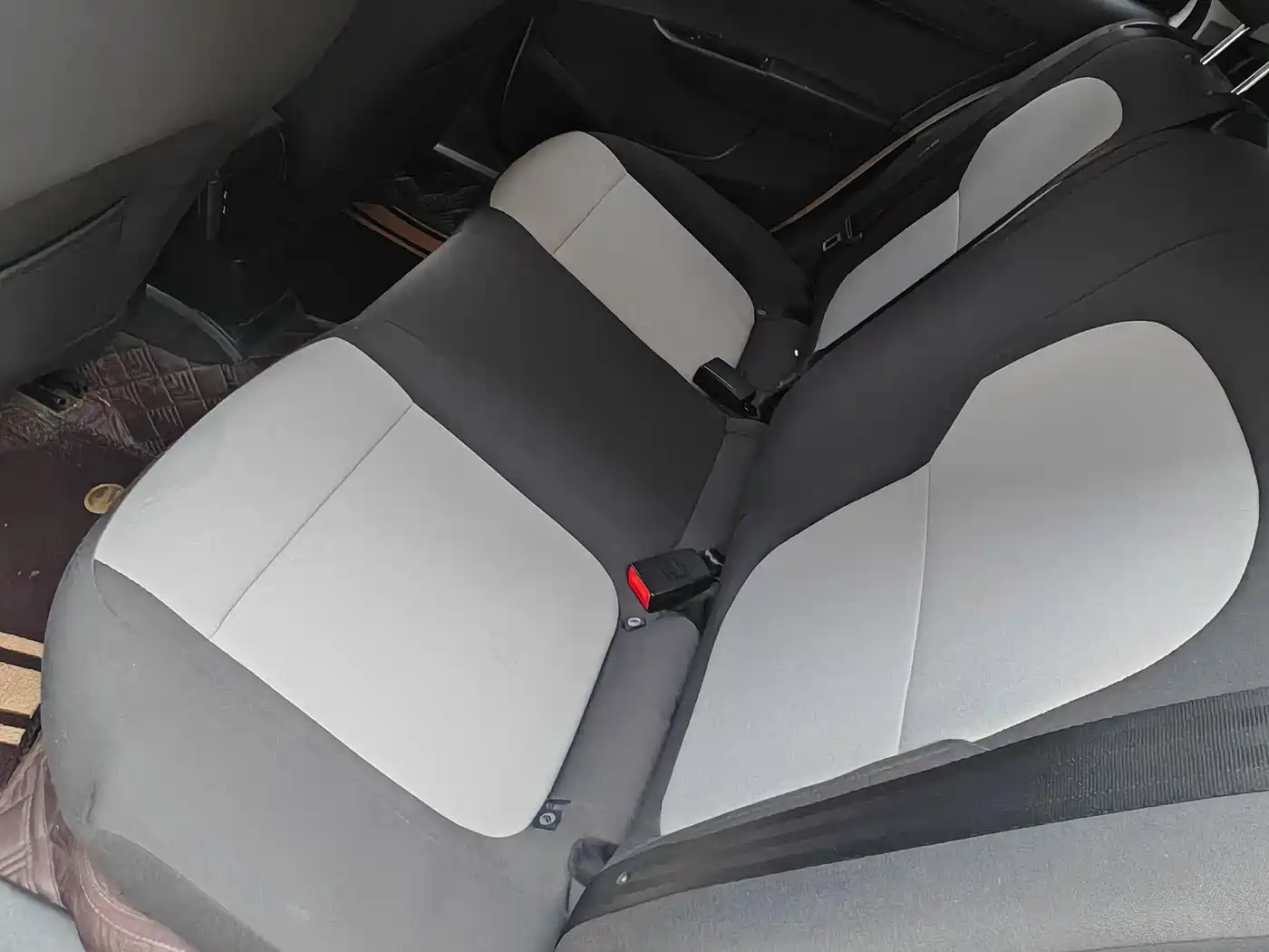 Škoda Fabia 2017 1.4L Auto Car Enjoy Edition фото 13