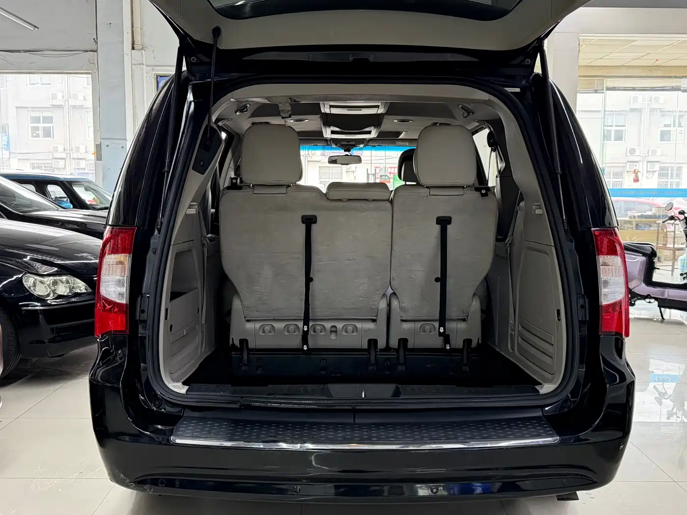 Chrysler Grand Voyager (Import) 2014 3.6L Comfort Edition фото 11