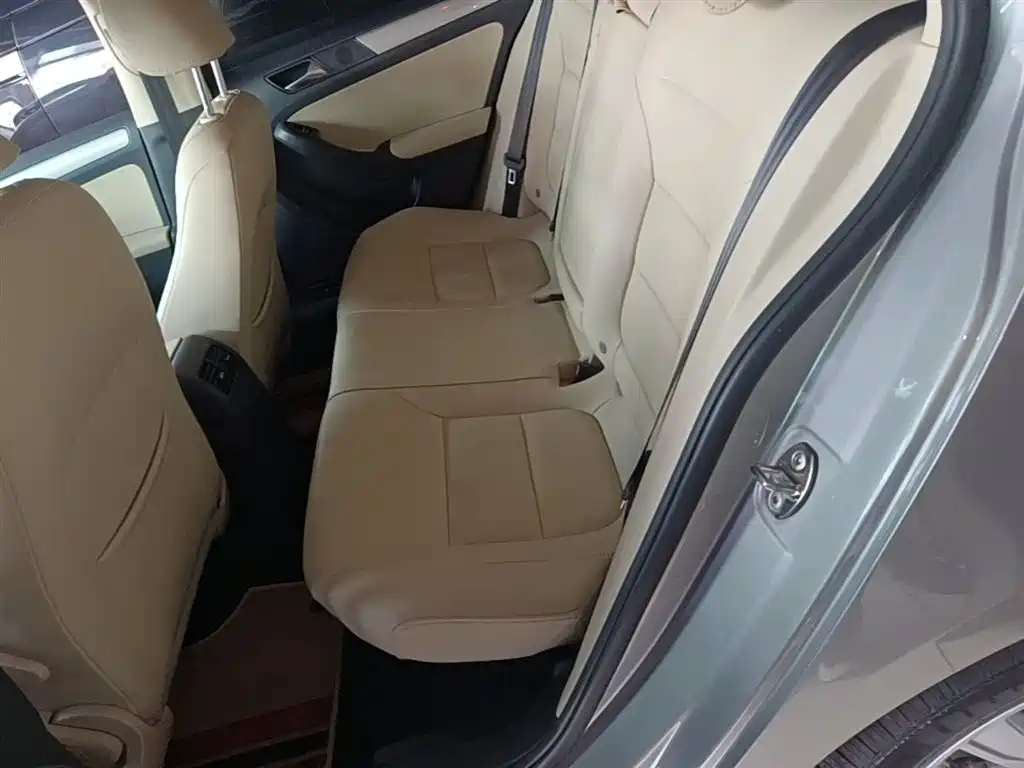 Volkswagen Sagitar 2014 Facelift 1.4TSI Automatic Luxury фото 17