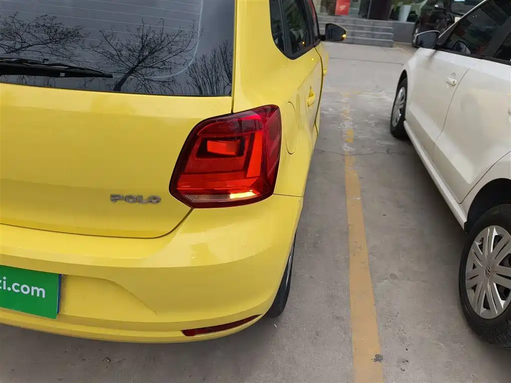 Volkswagen Polo 2016 1.4L Automatic Trend фото 8