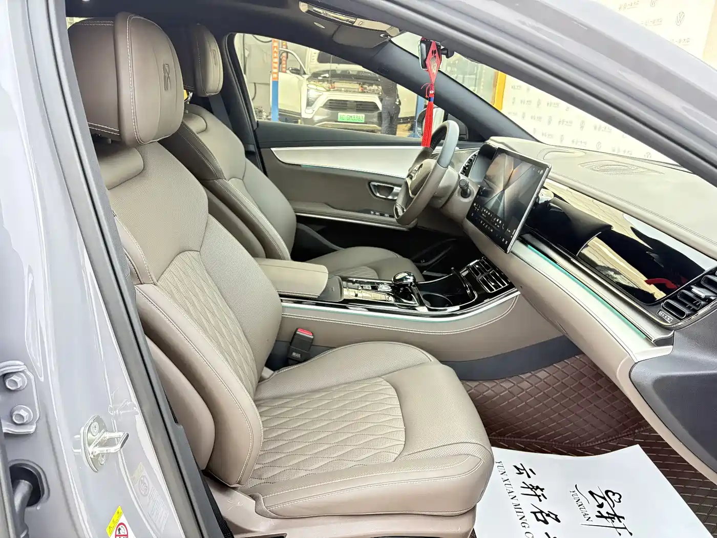 BYD Han 2025 DM-i 125KM Elite фото 8