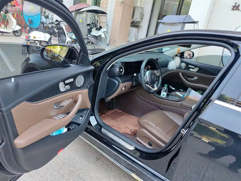 Mercedes-Benz E-Class 2020 E 300 L Sport Luxury Model фото 10