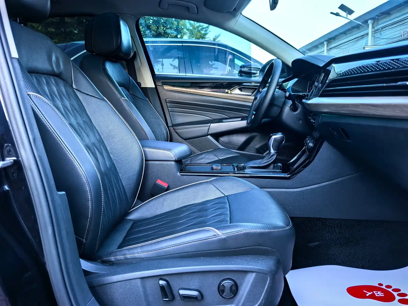 Фото 8 - Volkswagen Passat