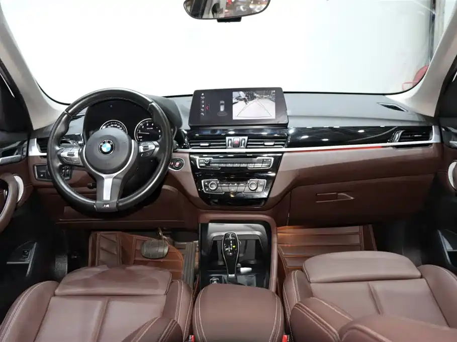 BMW X1 2021 sDrive25Li Leading фото 12