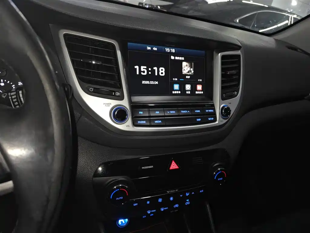 Hyundai Tucson 2018 1.6T DCT 2WD 15th Anniversary Special Edition фото 9