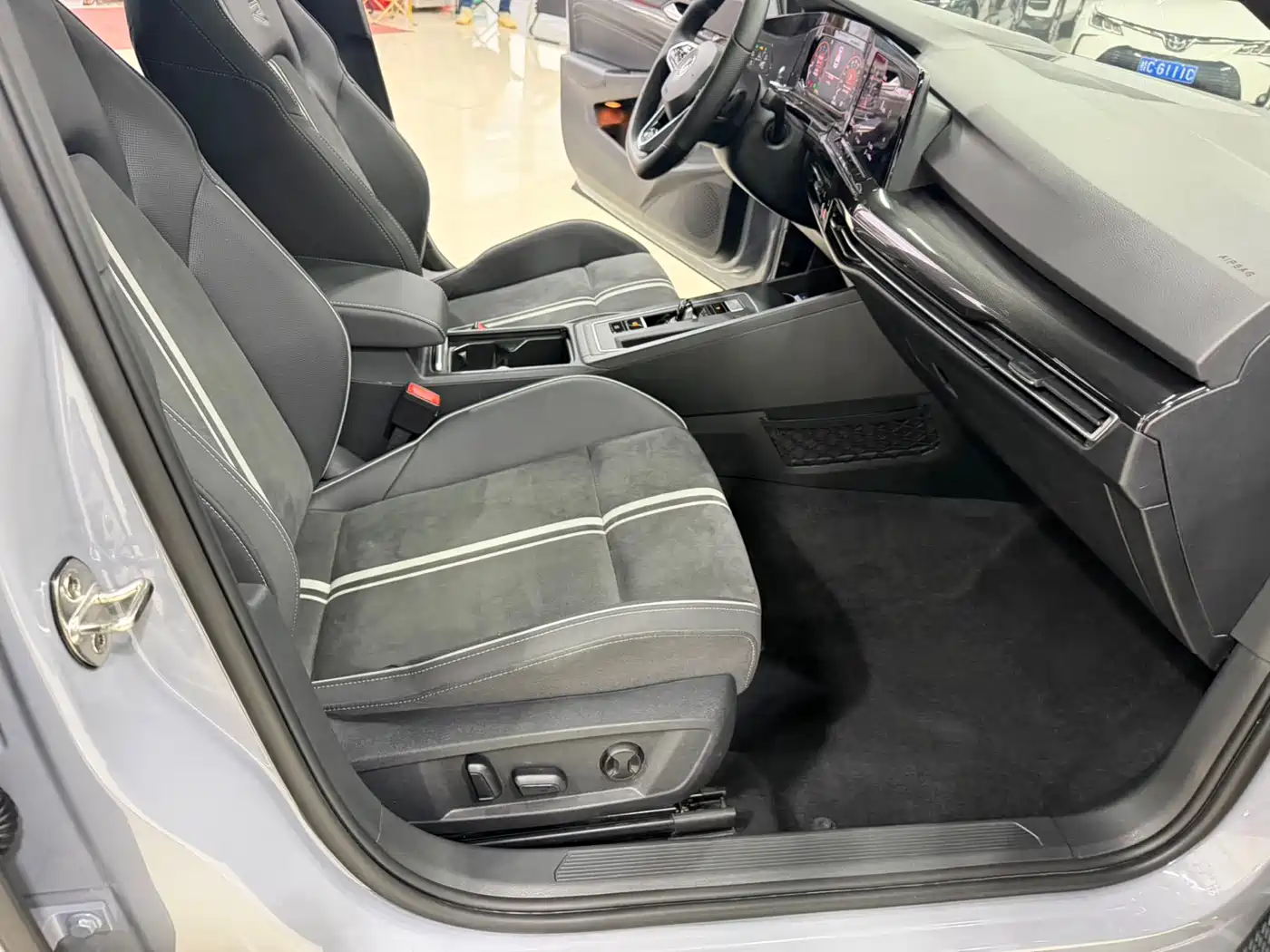 Volkswagen Golf 2021 280TSI DSG R-Line фото 21