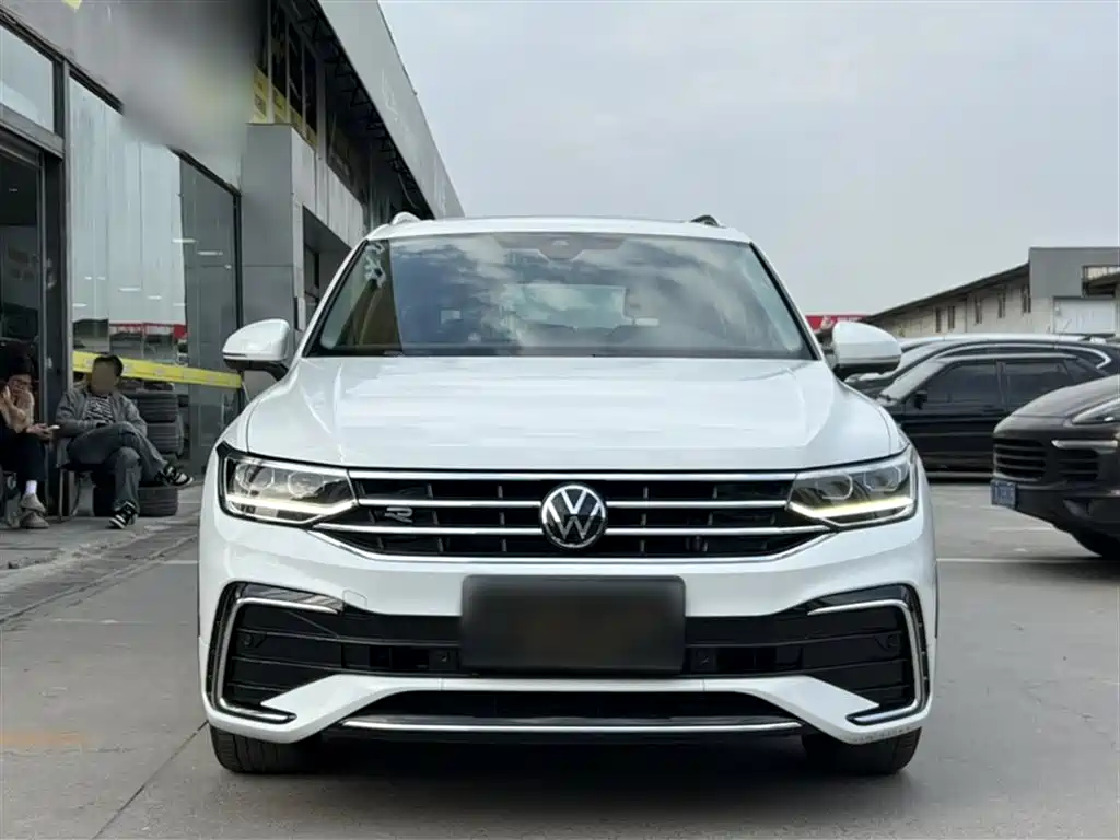 Volkswagen Tiguan L 2023 Facelift 330TSI Auto FWD R-Line Premium фото 8