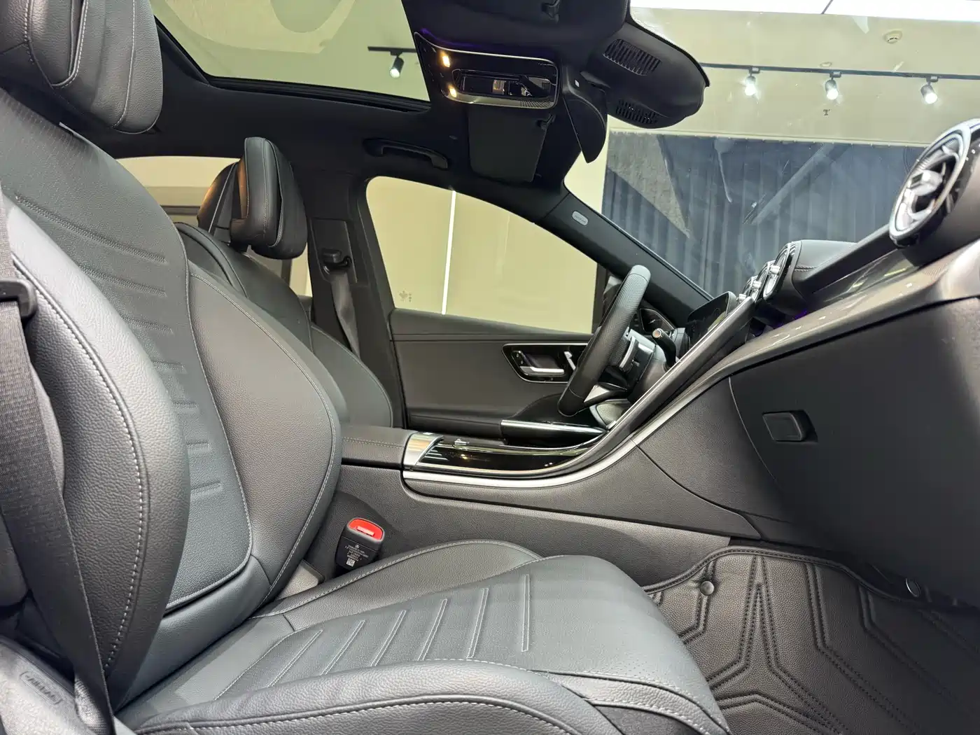 Mercedes-Benz C-Class 2024 Facelift C 260 L Moonlight Sport фото 35