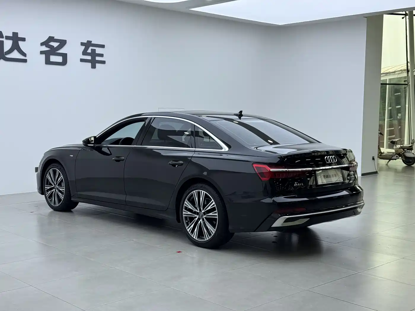 Audi A6L 2024 55 TFSI quattro Exclusive Dynamic фото 5