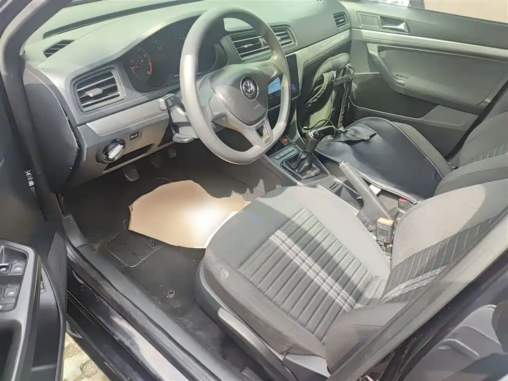 Volkswagen Lavida 2019 Lavida Start 1.5L Manual Trend (China VI) фото 16