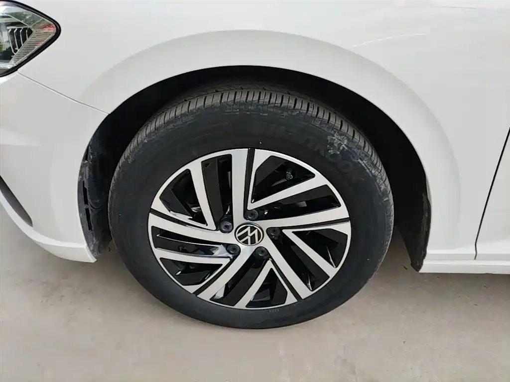 Volkswagen Lavida 2022 1.5L Auto Comfort Edition фото 23