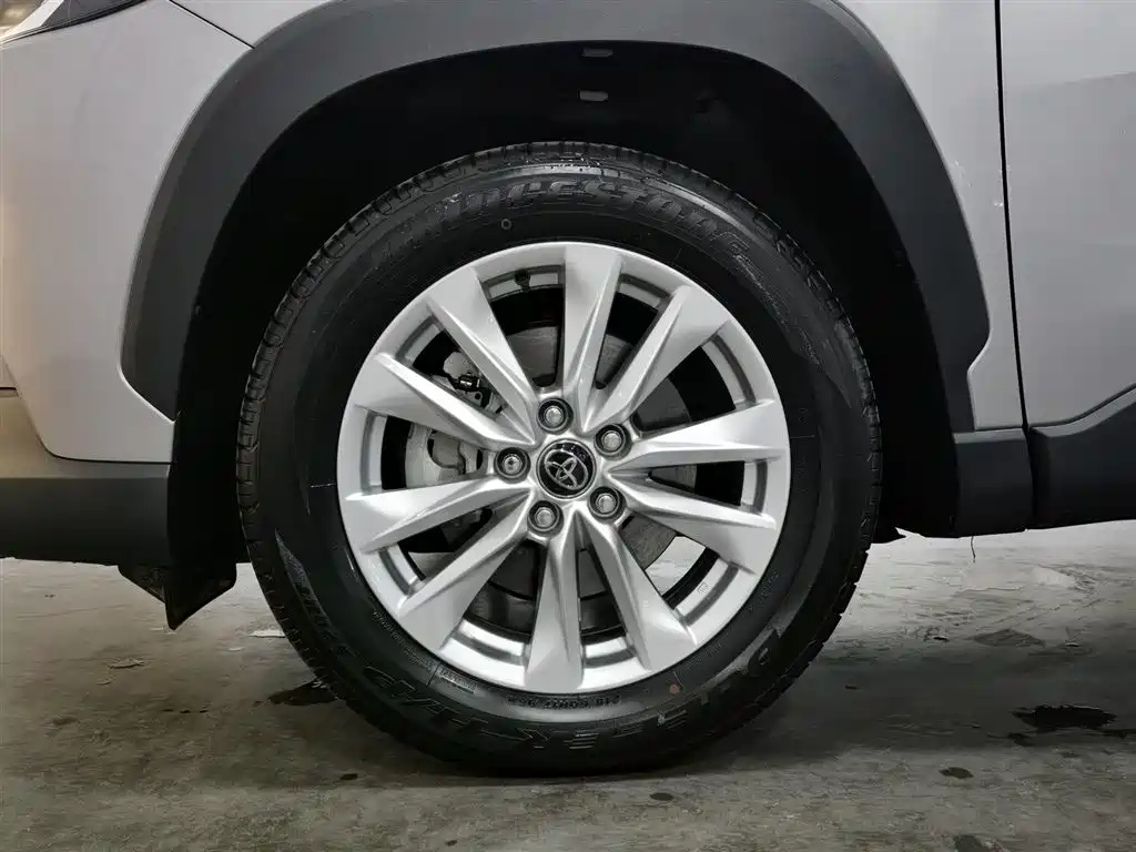 Toyota Corolla Cross 2024 Model 2.0L Pioneer Edition фото 17