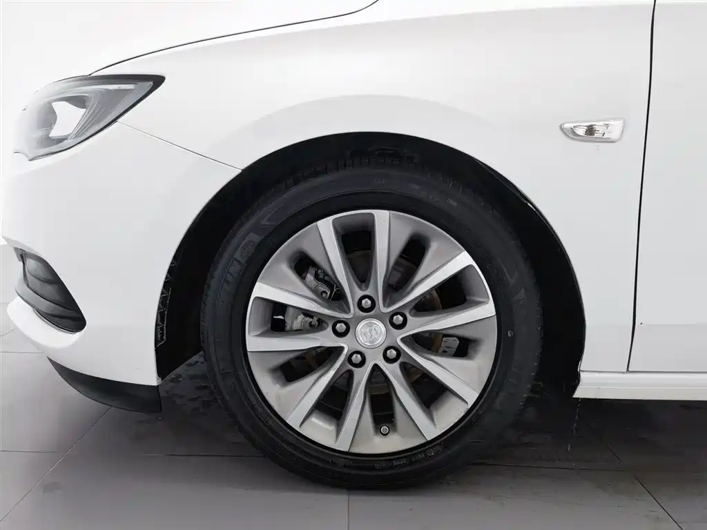 BUICK GL6