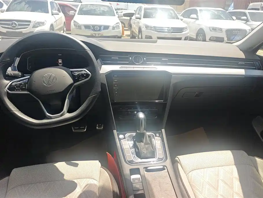 Volkswagen Magotan 2023 Model 2 Million Commemorative Edition 330TSI DSG Luxury фото 12