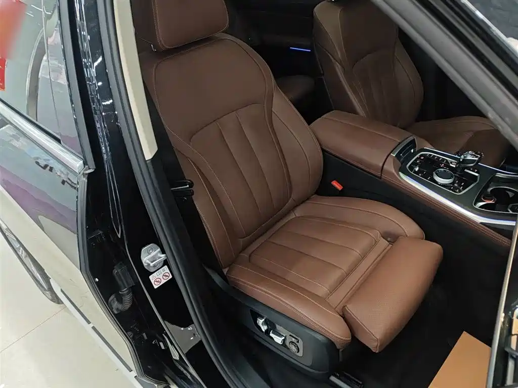 BMW X7 2021 xDrive40i Leading Luxury Package фото 25