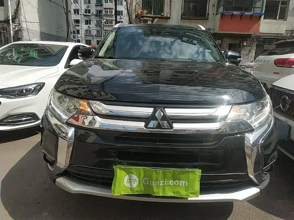 Mitsubishi Outlander 2018 2.0L 2WD Glory Edition 5-seater фото 3