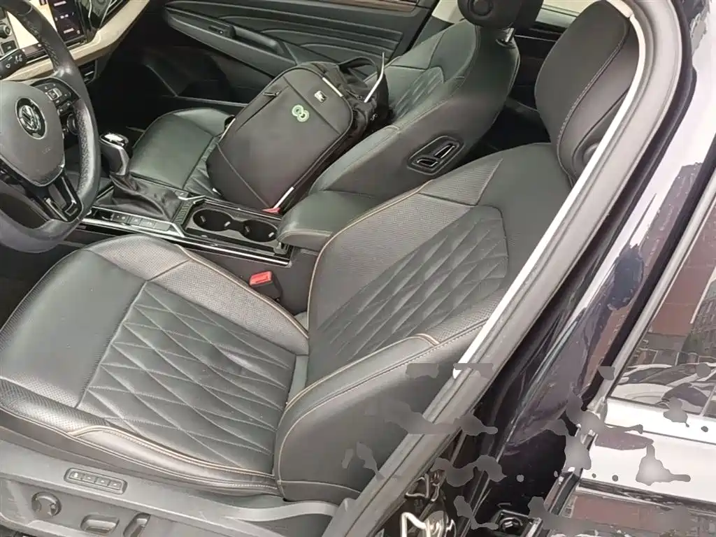Volkswagen Passat 2019 330TSI Luxury Edition China VI фото 14