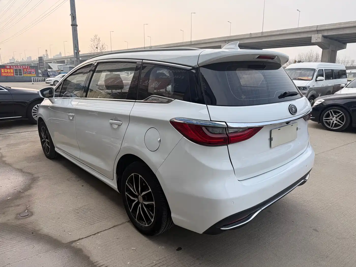 BYD Song MAX 2017 1.5T Auto Smart Connect Premium 7-seater фото 6